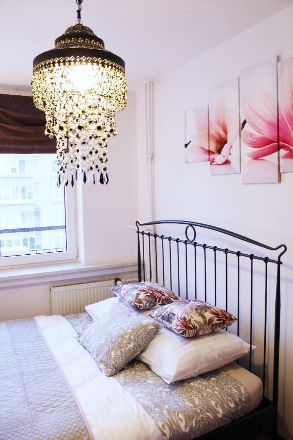 Cozy And Great Location By Cooee Apartments Varşovia Exterior foto