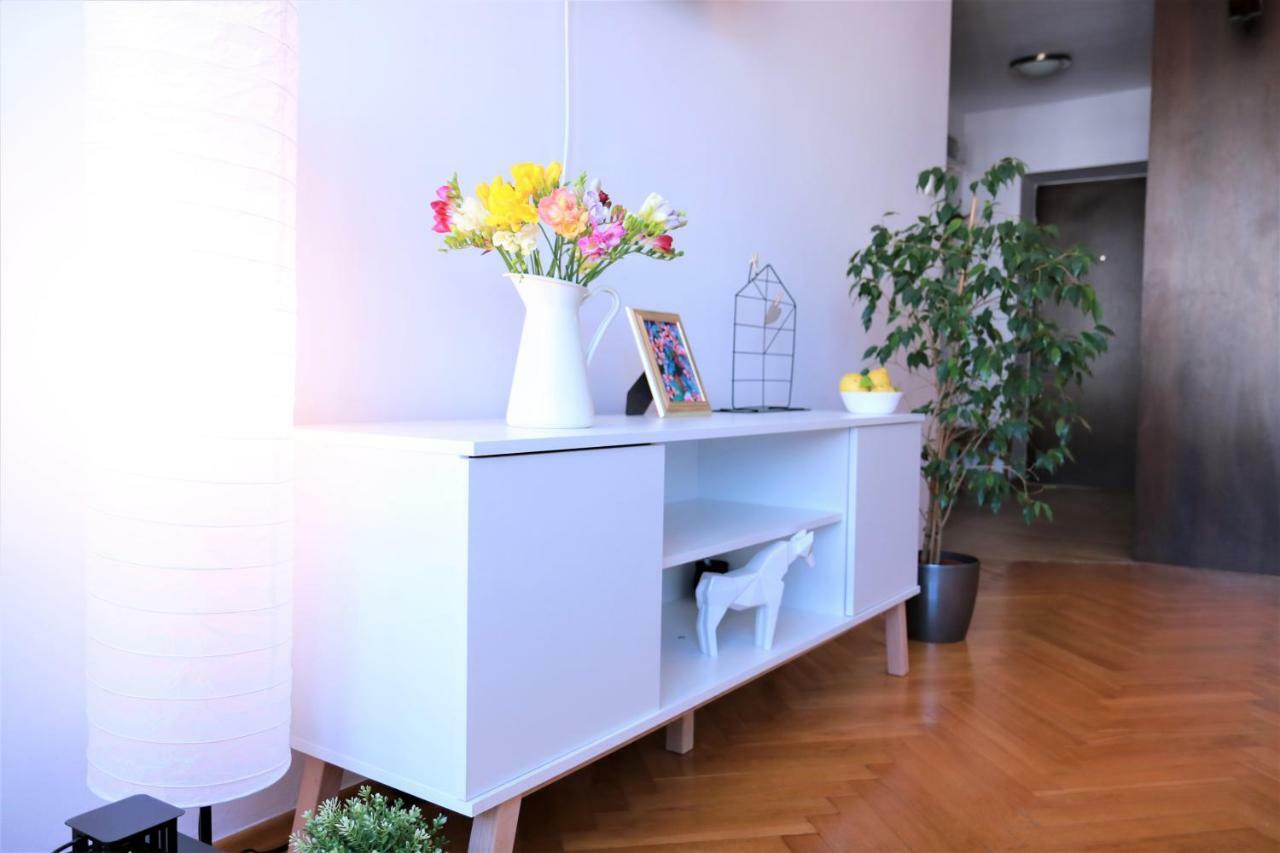 Cozy And Great Location By Cooee Apartments Varşovia Exterior foto