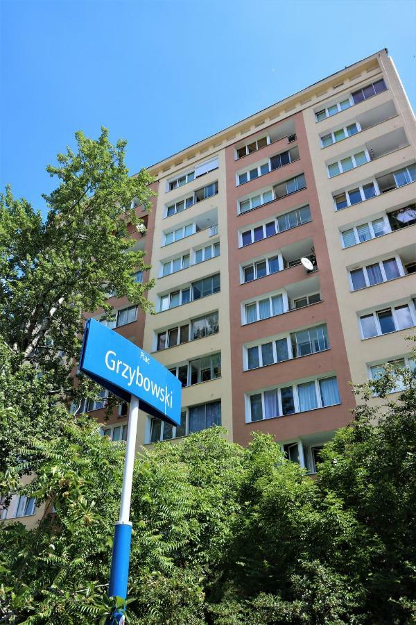 Cozy And Great Location By Cooee Apartments Varşovia Exterior foto
