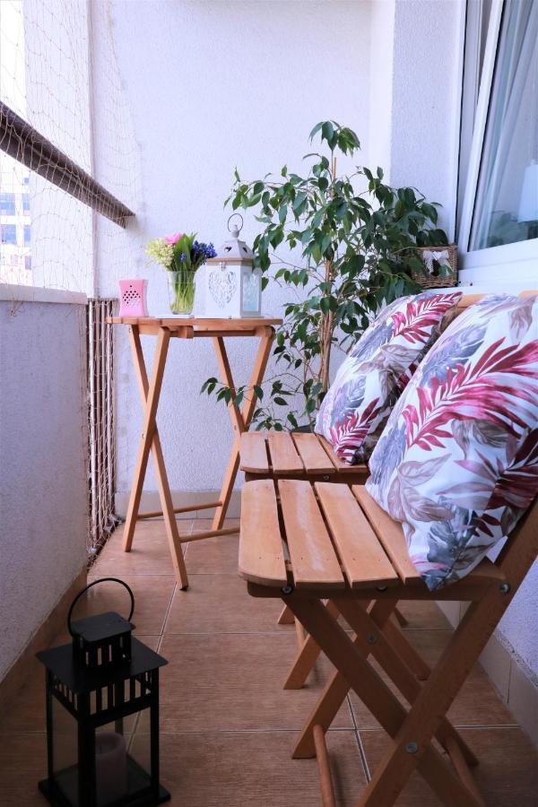 Cozy And Great Location By Cooee Apartments Varşovia Exterior foto